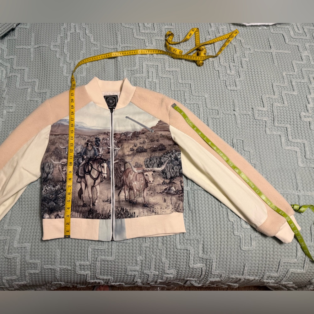 Double D Ranch Cream and Beige Western Print Bomber Jacket - Picture 3 of 5